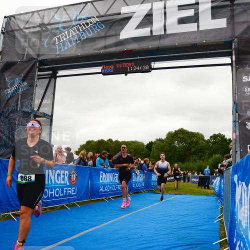 30.08.2026 - Elbe Triathlon Hamburg LAZAROV Photography http://msf.ph/oto/10085935 30.08.2026 11:54:29 Ziel 888, 1350, 1378, 1387 meine-sportfotos.de