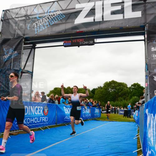 30.08.2026 - Elbe Triathlon Hamburg LAZAROV Photography http://msf.ph/oto/10085946 30.08.2026 11:54:30 Ziel 888, 1350, 1378, 1387 meine-sportfotos.de