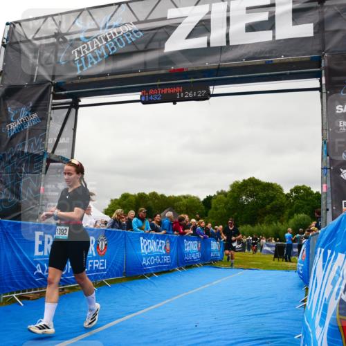 30.08.2026 - Elbe Triathlon Hamburg LAZAROV Photography http://msf.ph/oto/10086095 30.08.2026 11:56:26 Ziel 1174, 1392, 1432 meine-sportfotos.de