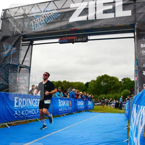 30.08.2026 - Elbe Triathlon Hamburg LAZAROV Photography http://msf.ph/oto/10086096 30.08.2026 11:56:29 Ziel 1174, 1392, 1432 meine-sportfotos.de