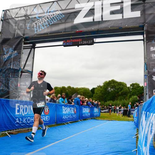 30.08.2026 - Elbe Triathlon Hamburg LAZAROV Photography http://msf.ph/oto/10086097 30.08.2026 11:56:29 Ziel 1174, 1392, 1432 meine-sportfotos.de