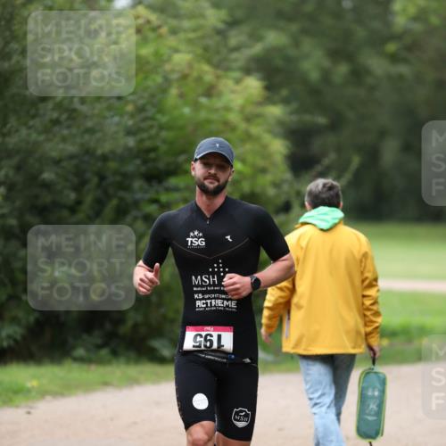 30.08.2026 - Elbe Triathlon Hamburg Antke Förster http://msf.ph/oto/10094601 30.08.2026 09:21:33 Laufen 961 meine-sportfotos.de