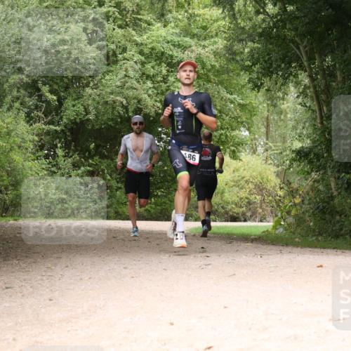 30.08.2026 - Elbe Triathlon Hamburg Antke Förster http://msf.ph/oto/10094602 30.08.2026 09:37:12 Laufen 186 meine-sportfotos.de