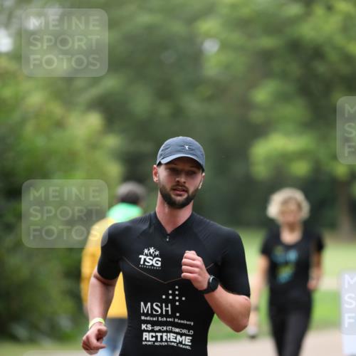 30.08.2026 - Elbe Triathlon Hamburg Antke Förster http://msf.ph/oto/10094603 30.08.2026 09:21:35 Laufen 961 meine-sportfotos.de