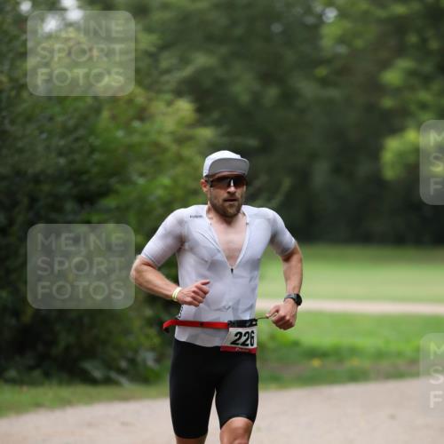 30.08.2026 - Elbe Triathlon Hamburg Antke Förster http://msf.ph/oto/10094609 30.08.2026 09:21:43 Laufen 226 meine-sportfotos.de