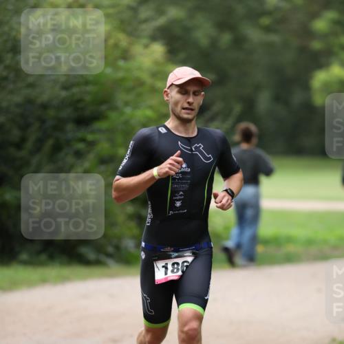 30.08.2026 - Elbe Triathlon Hamburg Antke Förster http://msf.ph/oto/10094633 30.08.2026 09:22:15 Laufen 186 meine-sportfotos.de
