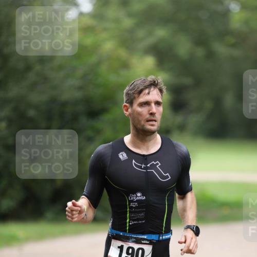 30.08.2026 - Elbe Triathlon Hamburg Antke Förster http://msf.ph/oto/10094643 30.08.2026 09:23:25 Laufen 190 meine-sportfotos.de
