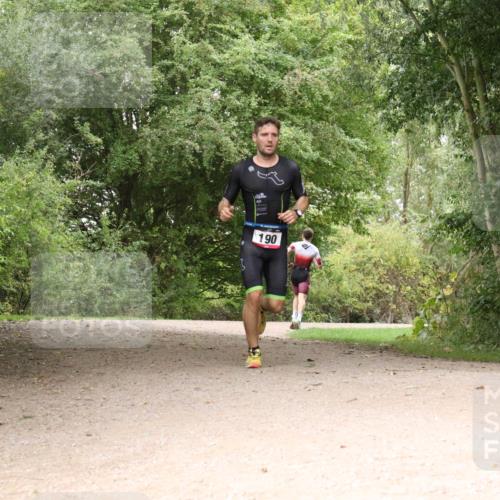 30.08.2026 - Elbe Triathlon Hamburg Antke Förster http://msf.ph/oto/10094656 30.08.2026 09:39:01 Laufen 190 meine-sportfotos.de