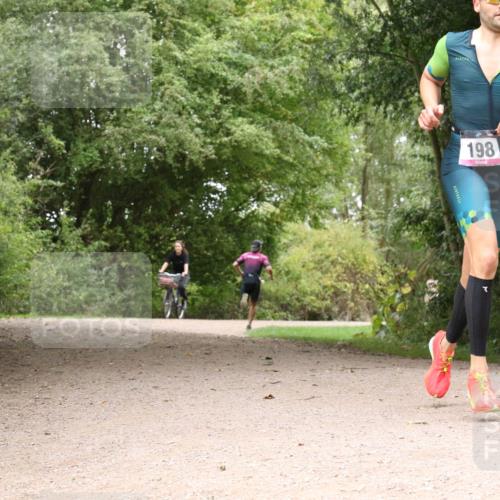 30.08.2026 - Elbe Triathlon Hamburg Antke Förster http://msf.ph/oto/10094706 30.08.2026 09:42:23 Laufen 198 meine-sportfotos.de