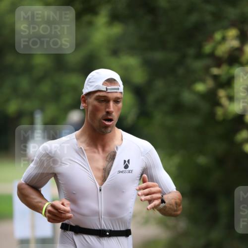 30.08.2026 - Elbe Triathlon Hamburg Antke Förster http://msf.ph/oto/10094745 30.08.2026 09:27:54 Laufen  meine-sportfotos.de