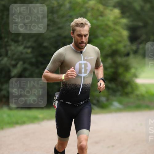 30.08.2026 - Elbe Triathlon Hamburg Antke Förster http://msf.ph/oto/10094749 30.08.2026 09:28:20 Laufen  meine-sportfotos.de