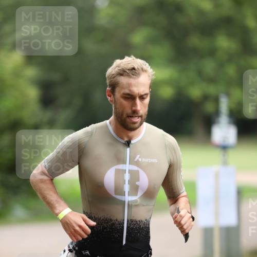30.08.2026 - Elbe Triathlon Hamburg Antke Förster http://msf.ph/oto/10094751 30.08.2026 09:28:20 Laufen  meine-sportfotos.de