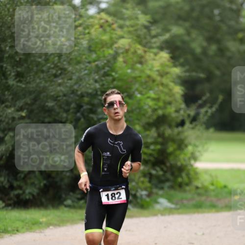 30.08.2026 - Elbe Triathlon Hamburg Antke Förster http://msf.ph/oto/10094785 30.08.2026 09:30:32 Laufen 182 meine-sportfotos.de