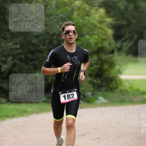 30.08.2026 - Elbe Triathlon Hamburg Antke Förster http://msf.ph/oto/10094787 30.08.2026 09:30:32 Laufen 182 meine-sportfotos.de