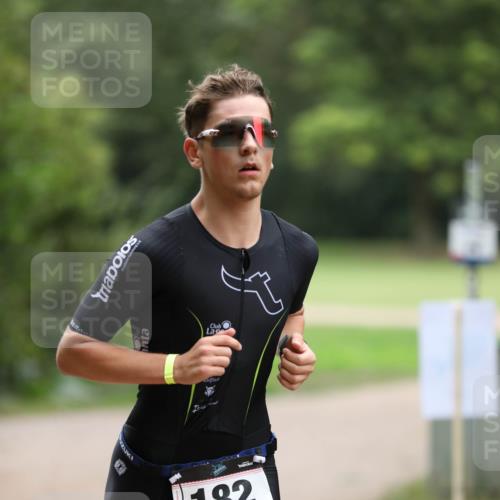 30.08.2026 - Elbe Triathlon Hamburg Antke Förster http://msf.ph/oto/10094791 30.08.2026 09:30:33 Laufen 182 meine-sportfotos.de