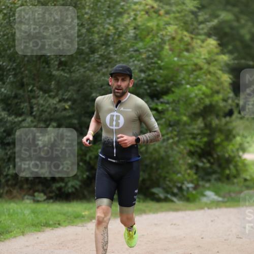 30.08.2026 - Elbe Triathlon Hamburg Antke Förster http://msf.ph/oto/10094793 30.08.2026 09:30:39 Laufen  meine-sportfotos.de