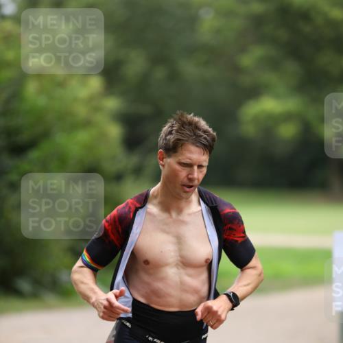 30.08.2026 - Elbe Triathlon Hamburg Antke Förster http://msf.ph/oto/10094839 30.08.2026 09:32:34 Laufen  meine-sportfotos.de