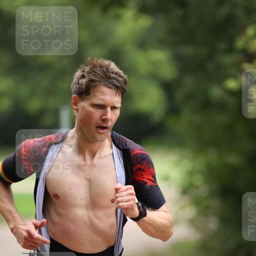 30.08.2026 - Elbe Triathlon Hamburg Antke Förster http://msf.ph/oto/10094841 30.08.2026 09:32:35 Laufen  meine-sportfotos.de