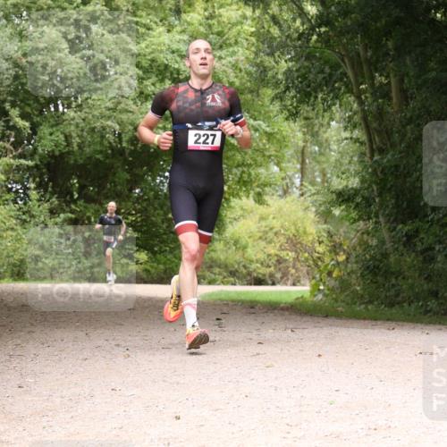30.08.2026 - Elbe Triathlon Hamburg Antke Förster http://msf.ph/oto/10094842 30.08.2026 09:49:28 Laufen 227 meine-sportfotos.de