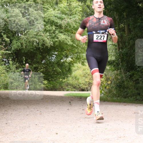 30.08.2026 - Elbe Triathlon Hamburg Antke Förster http://msf.ph/oto/10094844 30.08.2026 09:49:29 Laufen 227 meine-sportfotos.de