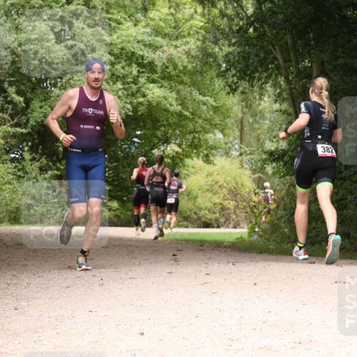 30.08.2026 - Elbe Triathlon Hamburg Antke Förster http://msf.ph/oto/10094858 30.08.2026 09:49:51 Laufen 16, 0, 382 meine-sportfotos.de