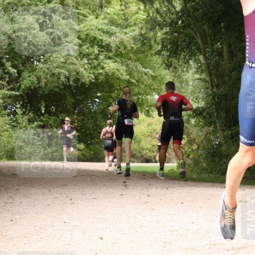 30.08.2026 - Elbe Triathlon Hamburg Antke Förster http://msf.ph/oto/10094866 30.08.2026 09:49:53 Laufen 382 meine-sportfotos.de
