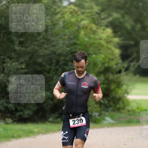 30.08.2026 - Elbe Triathlon Hamburg Antke Förster http://msf.ph/oto/10094889 30.08.2026 09:33:53 Laufen 230 meine-sportfotos.de