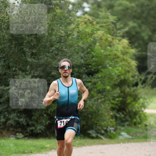 30.08.2026 - Elbe Triathlon Hamburg Antke Förster http://msf.ph/oto/10094897 30.08.2026 09:34:24 Laufen 210 meine-sportfotos.de