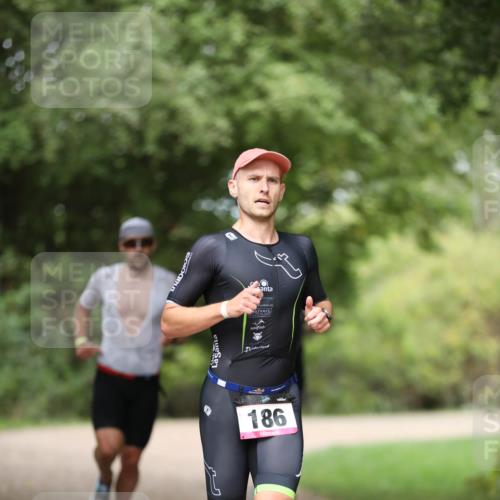 30.08.2026 - Elbe Triathlon Hamburg Antke Förster http://msf.ph/oto/10094913 30.08.2026 09:37:13 Laufen 186 meine-sportfotos.de