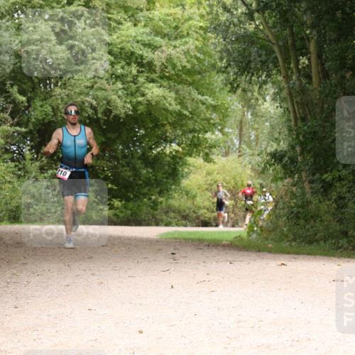 30.08.2026 - Elbe Triathlon Hamburg Antke Förster http://msf.ph/oto/10094934 30.08.2026 09:52:54 Laufen 210 meine-sportfotos.de