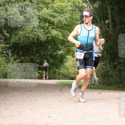 30.08.2026 - Elbe Triathlon Hamburg Antke Förster http://msf.ph/oto/10094940 30.08.2026 09:52:57 Laufen 210 meine-sportfotos.de