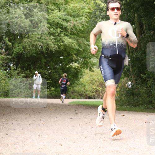 30.08.2026 - Elbe Triathlon Hamburg Antke Förster http://msf.ph/oto/10094950 30.08.2026 09:53:07 Laufen  meine-sportfotos.de