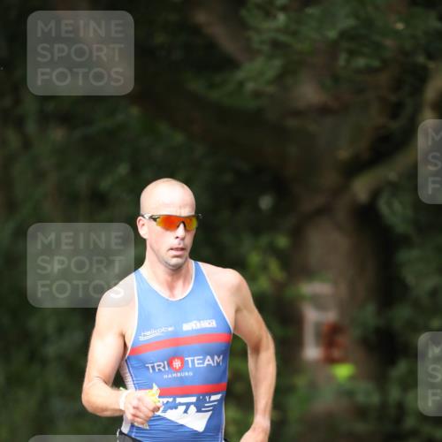 30.08.2026 - Elbe Triathlon Hamburg Antke Förster http://msf.ph/oto/10094955 30.08.2026 09:38:44 Laufen 03 meine-sportfotos.de