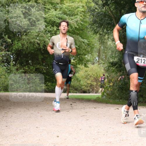 30.08.2026 - Elbe Triathlon Hamburg Antke Förster http://msf.ph/oto/10094962 30.08.2026 09:54:15 Laufen 212 meine-sportfotos.de