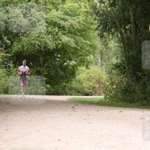 30.08.2026 - Elbe Triathlon Hamburg Antke Förster http://msf.ph/oto/10094994 30.08.2026 09:54:52 Laufen 235 meine-sportfotos.de