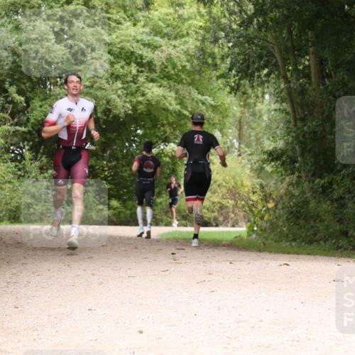 30.08.2026 - Elbe Triathlon Hamburg Antke Förster http://msf.ph/oto/10094996 30.08.2026 09:54:56 Laufen 4 meine-sportfotos.de
