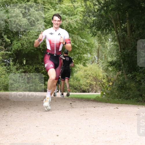 30.08.2026 - Elbe Triathlon Hamburg Antke Förster http://msf.ph/oto/10095000 30.08.2026 09:54:57 Laufen  meine-sportfotos.de