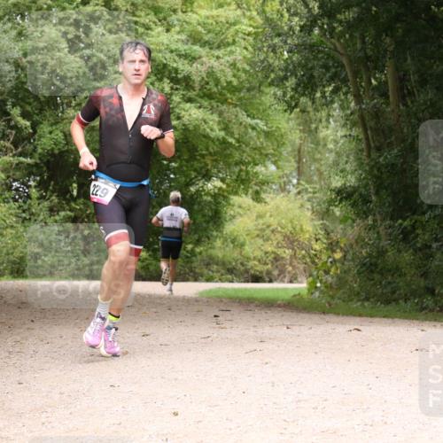 30.08.2026 - Elbe Triathlon Hamburg Antke Förster http://msf.ph/oto/10095010 30.08.2026 09:55:09 Laufen 229 meine-sportfotos.de