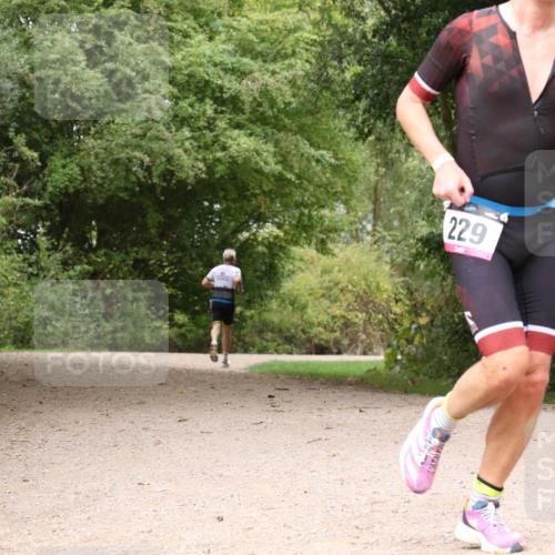 30.08.2026 - Elbe Triathlon Hamburg Antke Förster http://msf.ph/oto/10095014 30.08.2026 09:55:10 Laufen 229 meine-sportfotos.de