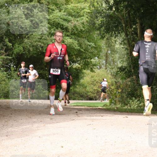 30.08.2026 - Elbe Triathlon Hamburg Antke Förster http://msf.ph/oto/10095030 30.08.2026 09:55:49 Laufen 309 meine-sportfotos.de