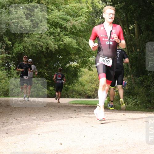 30.08.2026 - Elbe Triathlon Hamburg Antke Förster http://msf.ph/oto/10095034 30.08.2026 09:55:50 Laufen 309 meine-sportfotos.de