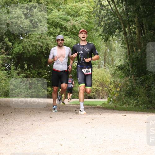 30.08.2026 - Elbe Triathlon Hamburg Antke Förster http://msf.ph/oto/10095040 30.08.2026 09:55:53 Laufen 186 meine-sportfotos.de