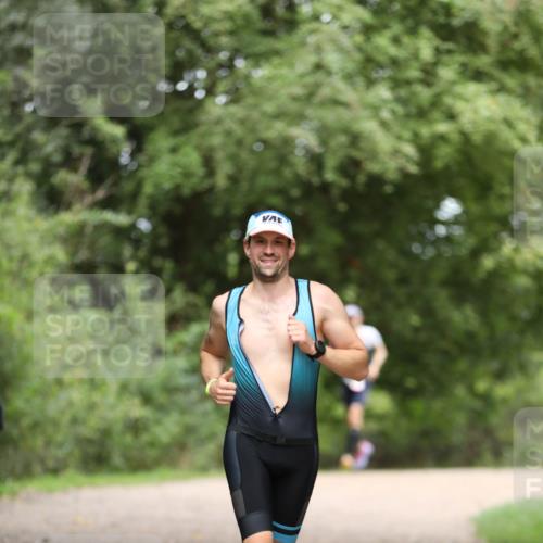 30.08.2026 - Elbe Triathlon Hamburg Antke Förster http://msf.ph/oto/10095041 30.08.2026 09:44:02 Laufen  meine-sportfotos.de
