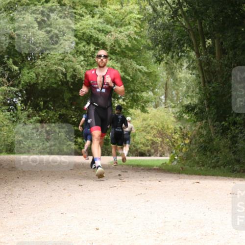 30.08.2026 - Elbe Triathlon Hamburg Antke Förster http://msf.ph/oto/10095050 30.08.2026 09:56:08 Laufen  meine-sportfotos.de