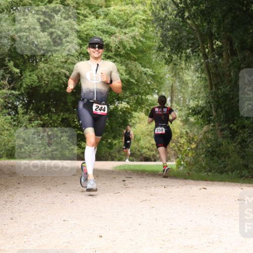 30.08.2026 - Elbe Triathlon Hamburg Antke Förster http://msf.ph/oto/10095062 30.08.2026 09:56:28 Laufen 244, 358 meine-sportfotos.de