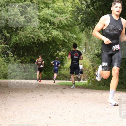 30.08.2026 - Elbe Triathlon Hamburg Antke Förster http://msf.ph/oto/10095076 30.08.2026 09:56:39 Laufen  meine-sportfotos.de