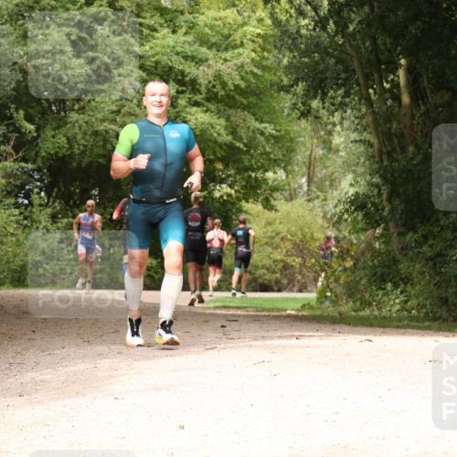 30.08.2026 - Elbe Triathlon Hamburg Antke Förster http://msf.ph/oto/10095082 30.08.2026 09:56:52 Laufen  meine-sportfotos.de