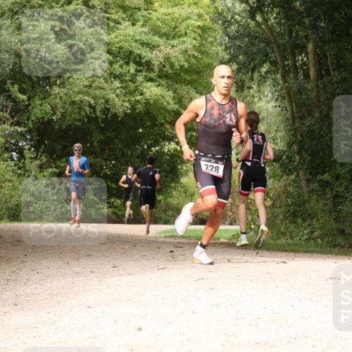 30.08.2026 - Elbe Triathlon Hamburg Antke Förster http://msf.ph/oto/10095106 30.08.2026 09:57:15 Laufen 228 meine-sportfotos.de