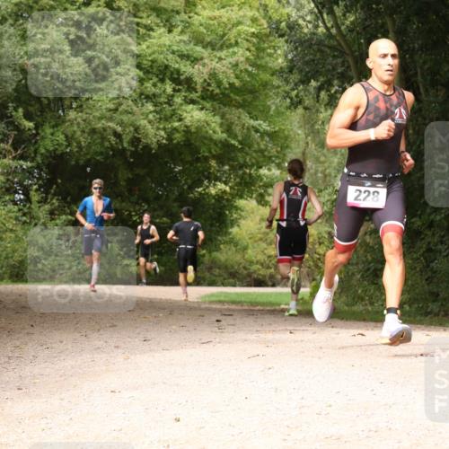 30.08.2026 - Elbe Triathlon Hamburg Antke Förster http://msf.ph/oto/10095108 30.08.2026 09:57:16 Laufen 228 meine-sportfotos.de