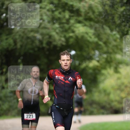 30.08.2026 - Elbe Triathlon Hamburg Antke Förster http://msf.ph/oto/10095113 30.08.2026 09:47:56 Laufen 221 meine-sportfotos.de